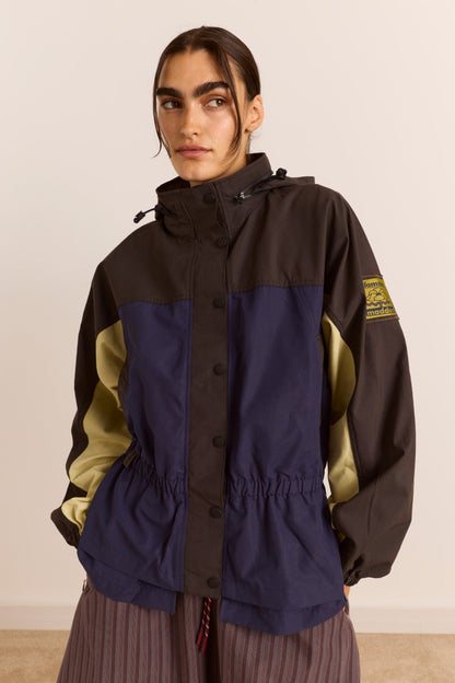 Athena Raincoat 🌧️Stay Dry, Look Effortlessly Chic ✨
